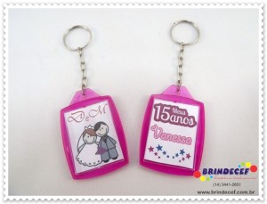 Chaveiros de acrilico rosa translucido